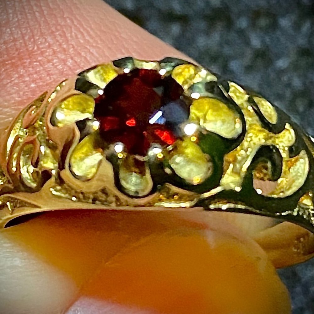 Gorgeous gold filigree garnet ring